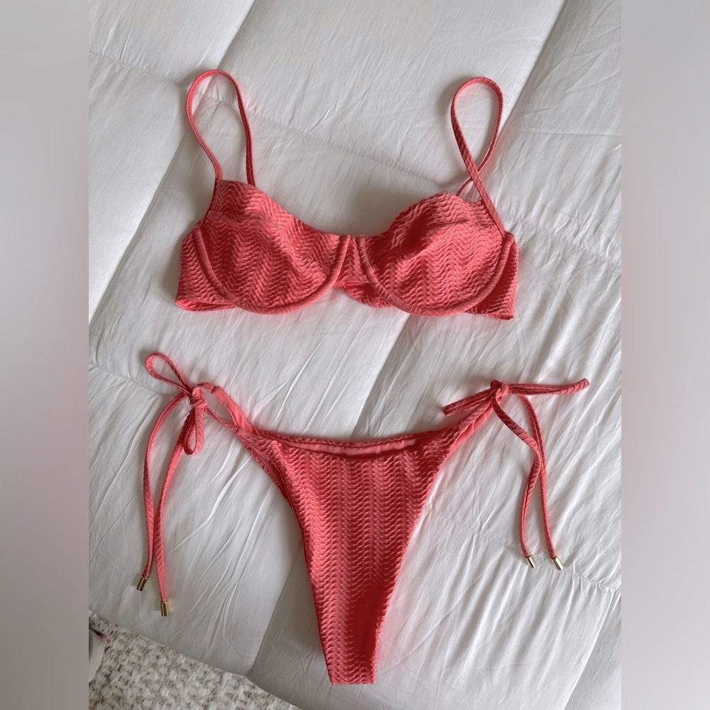 MONDAY SWIMWEAR BIKINI